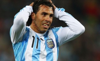 Карлос Тевес пропустит матчи с Бразилией и Колумбией Карлос Тевес пропустит матчи с Бразилией и Колумбией