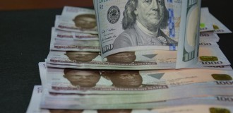Naira drops to 490/$1, 600/£1 owing to ‘bombardment’ from Chad, Benin Naira drops to 490/$1, 600/£1 owing to ‘bombardment’ from Chad, Benin