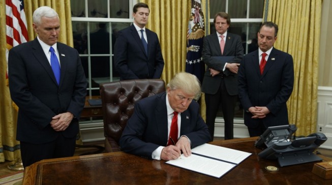 Trump to approve plans to build Mexican wall