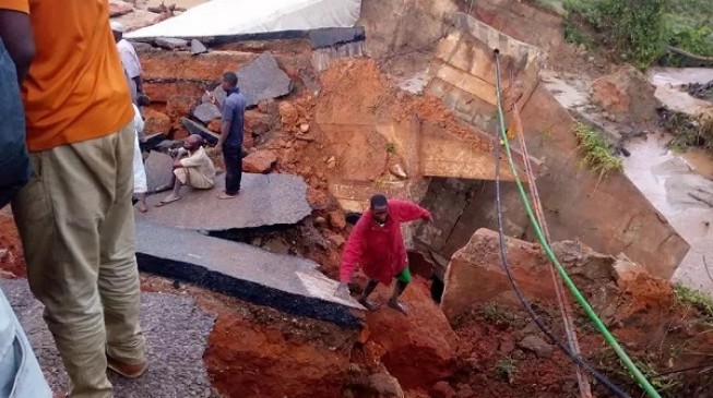 Bridge collapse: ‘Hundreds’ of Abuja-bound motorists caught in heavy gridlock