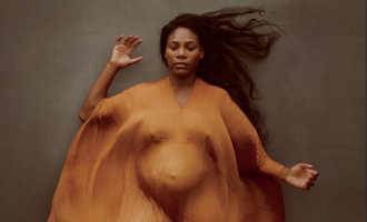 Serena Williams does nude pregnancy shoot for Vanity Fair