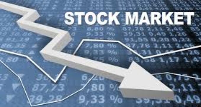 Stock market opens 2015 on negative territory