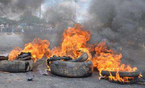 Lagos mob sets suspected kidnapper ablaze