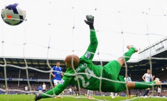 Osaze, Ameobi score … City go top