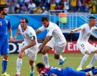 Uruguay dump Italy out of World Cup