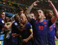 Holland crush Spain in Group B opener