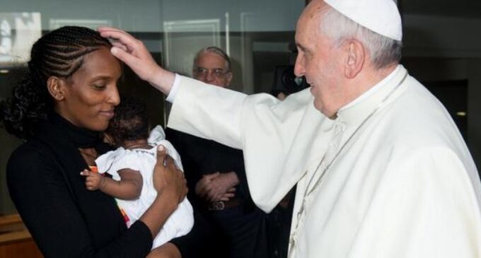Pope meets Sudanese sentenced to death for apostasy
