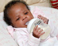 Amazing: 3-day-old Amara feeds herself