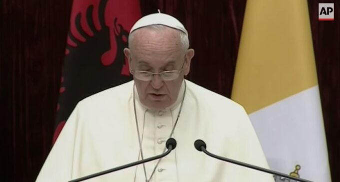 Pope Francis slams Europe over refusal to accept new migrants