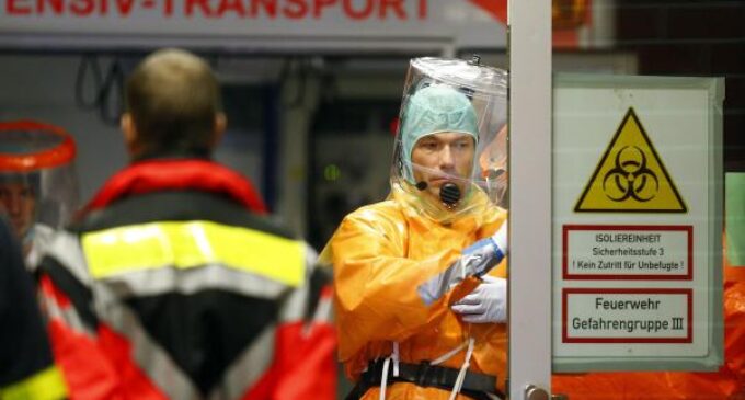 Doctor from Sierra Leone arrives Germany for Ebola treatment