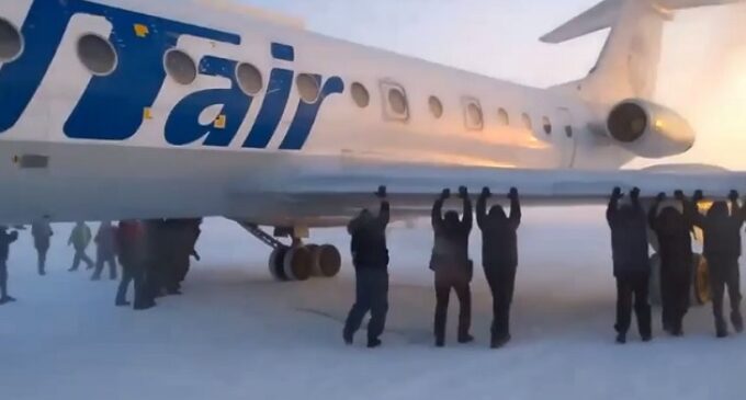 Siberian passengers jump-start plane