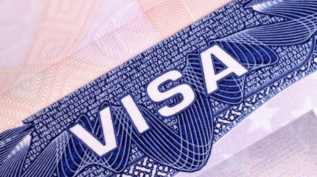 US visa applicants to disclose social media identities