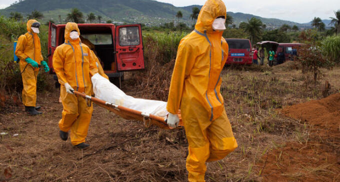 Sierra Leonean Ebola undertakers strike over pay