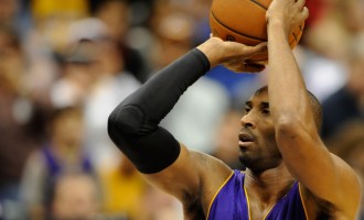 Kobe Bryant breaks Michael Jordan’s NBA scoring record