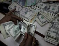 Naira falls to 390, foreign reserves on a downward streak