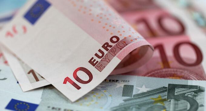 The dollar sinks while euro remains supported