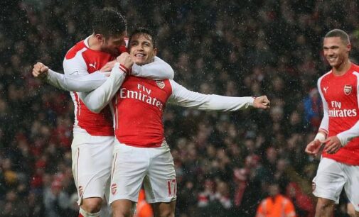 10-man Arsenal hold on to beat QPR…Chelsea, City, United win