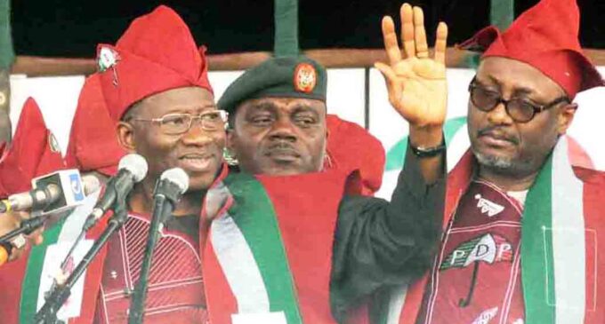 Jonathan to ‘improve power sector’ if re-elected