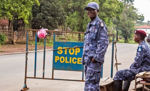 Ebola: Senegal reopens border with Guinea