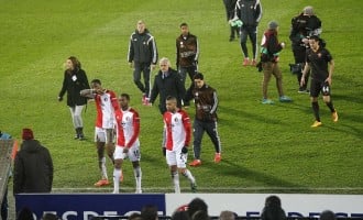 Roma win marred by crowd trouble