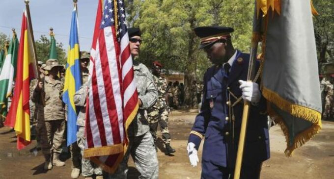US restricts military personnel from travelling to West Africa
