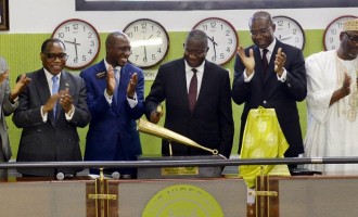 Stock market breaks out on no-violence surprise