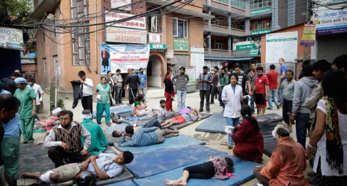 ‘At least 876′ killed in Nepal earthquake
