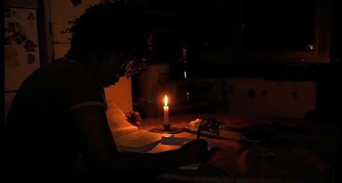 Again, collapse of national grid causes power outage