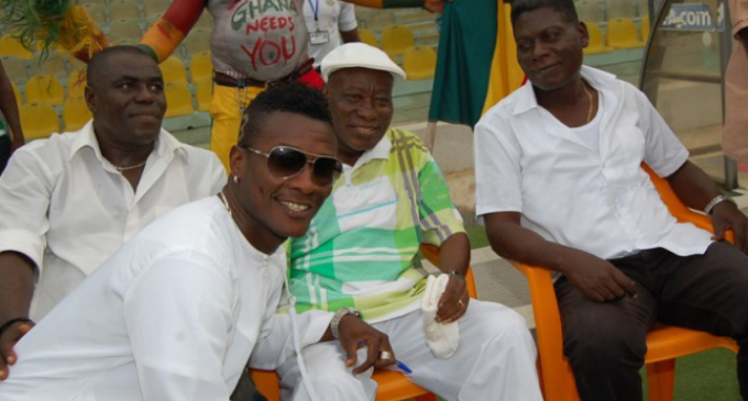 Gyan pays tribute to late coach