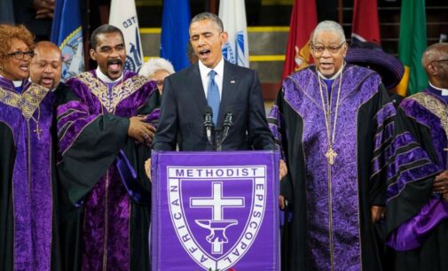 Obama sings ‘Amazing Grace’ at Charleston eulogy