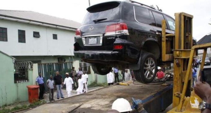 Wike goes after another aide of Amaechi, impounds his car