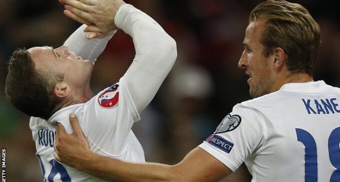 Rooney breaks England scoring record