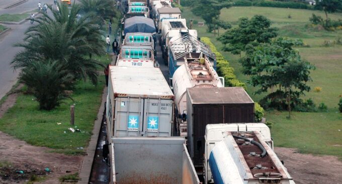 Lagos begins evacuation of tankers on Apapa-Oshodi expressway