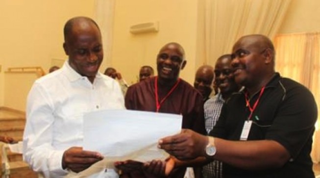 At half time, it’s Amaechi 3-0 Wike