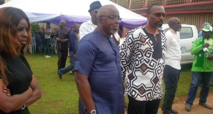 Pinnick condoles with Enyeama as mum is buried