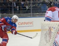 Putin scores 7 goals in birthday hockey game