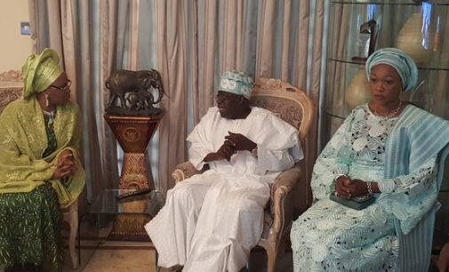 Buhari’s wife visits Tinubu at Bourdillon