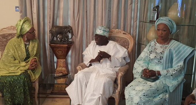Buhari’s wife visits Tinubu at Bourdillon