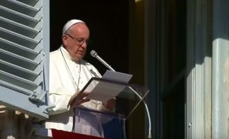 Pope ‘considering allowing married men become priests’