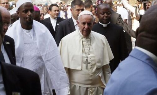 Pope Francis visits mosque in Central African Republic