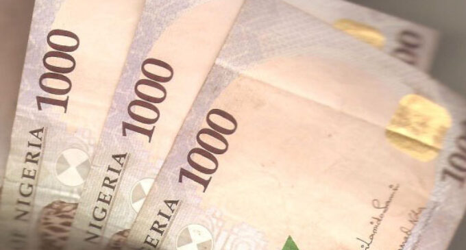 Naira plummets to 250/$1 as reserves fall again