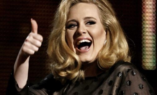 Adele displaces Bieber on Billboard chart