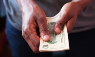 Forex-selling ‘mallams’ defy CBN, continue street trading