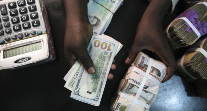 ALERT: Naira ‘could fall’ to 400/$ next week