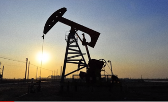 US oil ignores dollar strength, hits highest level in 7 months