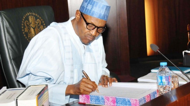 BREAKING: Buhari Finally Signs Delayed 2016 Budget Into Law