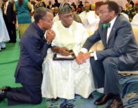 EXTRA: Like Ooni, el-Rufai ‘kneels’ for Obasanjo