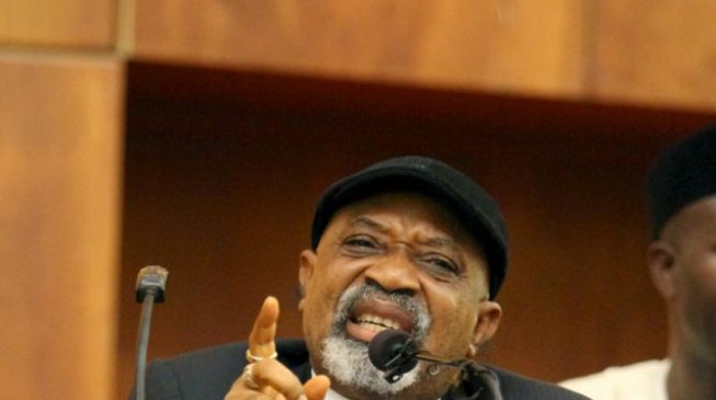 Clapping for Ngige with one hand
