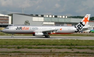 Fighting passengers force pilot to divert plane