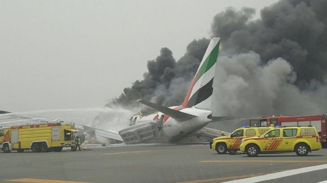 Dubai halts departure flights as Emirates plane crash-lands